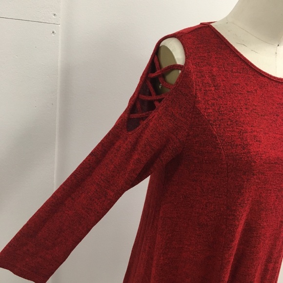 Soft red knit lace up sleeve shift dress - Picture 2 of 3